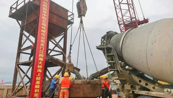 宁上高速关门江水道跨海大桥海上桩基完成